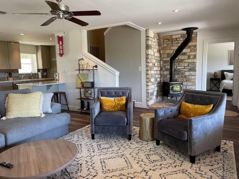 Lakeview Bungalow-Access To Lake, Pool, Gym, &Park Lago Vista Exterior photo